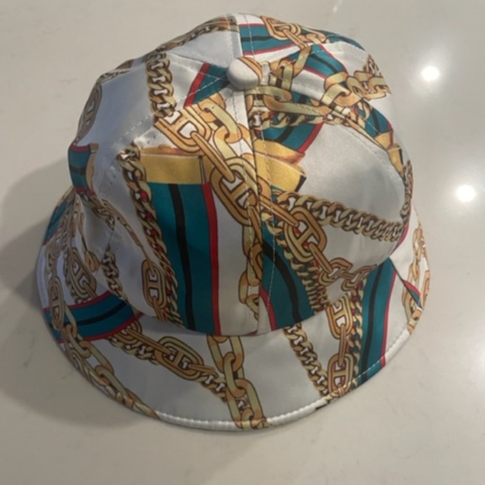 Chain Design Bucket Hat